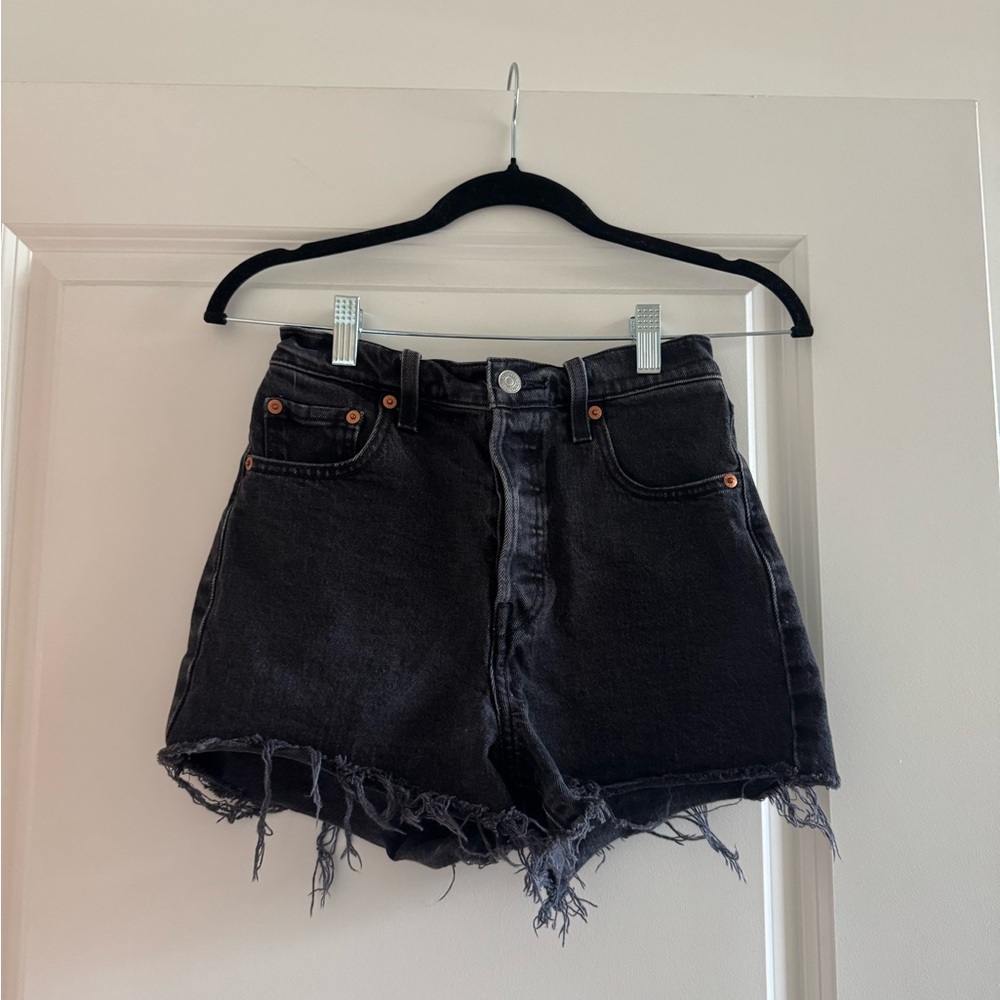 Black Levi’s denim cut off shorts